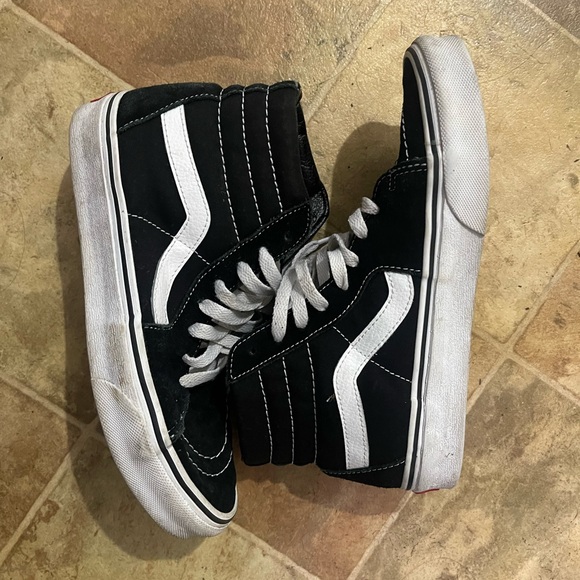 Vans - Picture 2 of 2